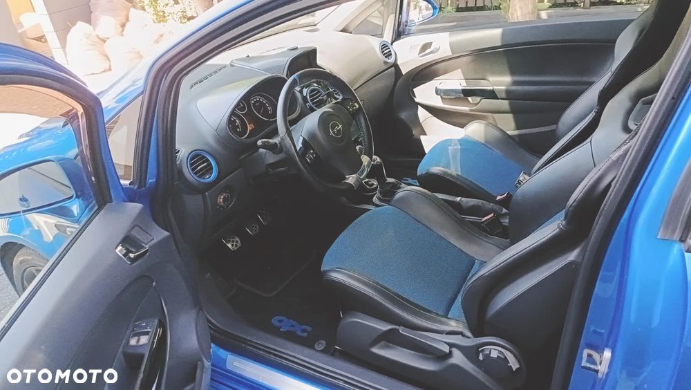 Opel Corsa 1.6T OPC - 11