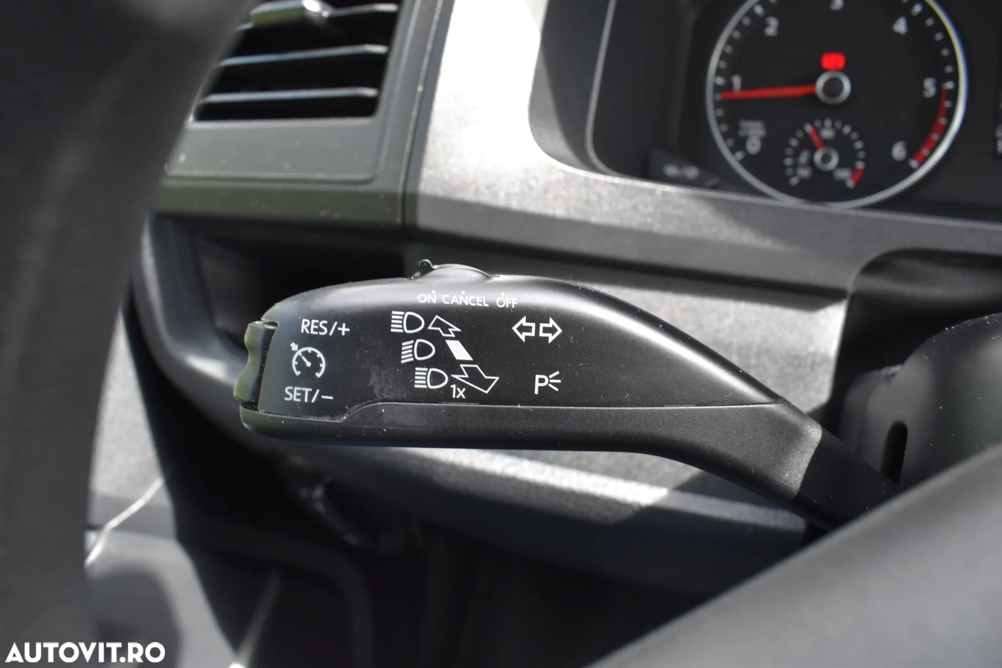 Volkswagen Caravelle T6 2.0 TDI LR Comfortline - 17