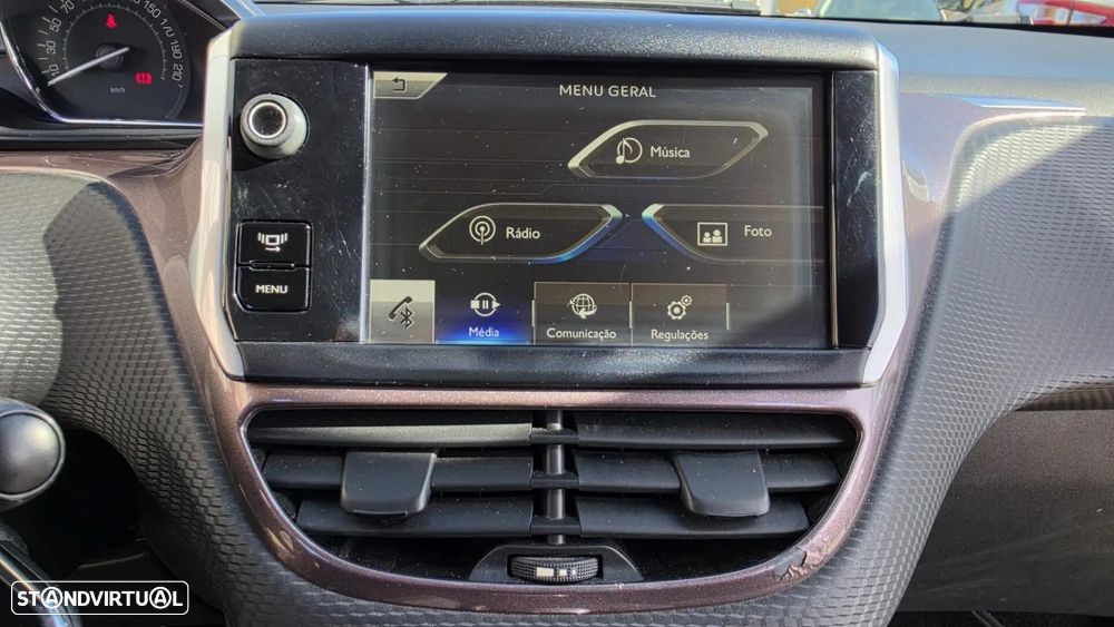Peugeot 2008 1.6 e-HDi Allure - 9