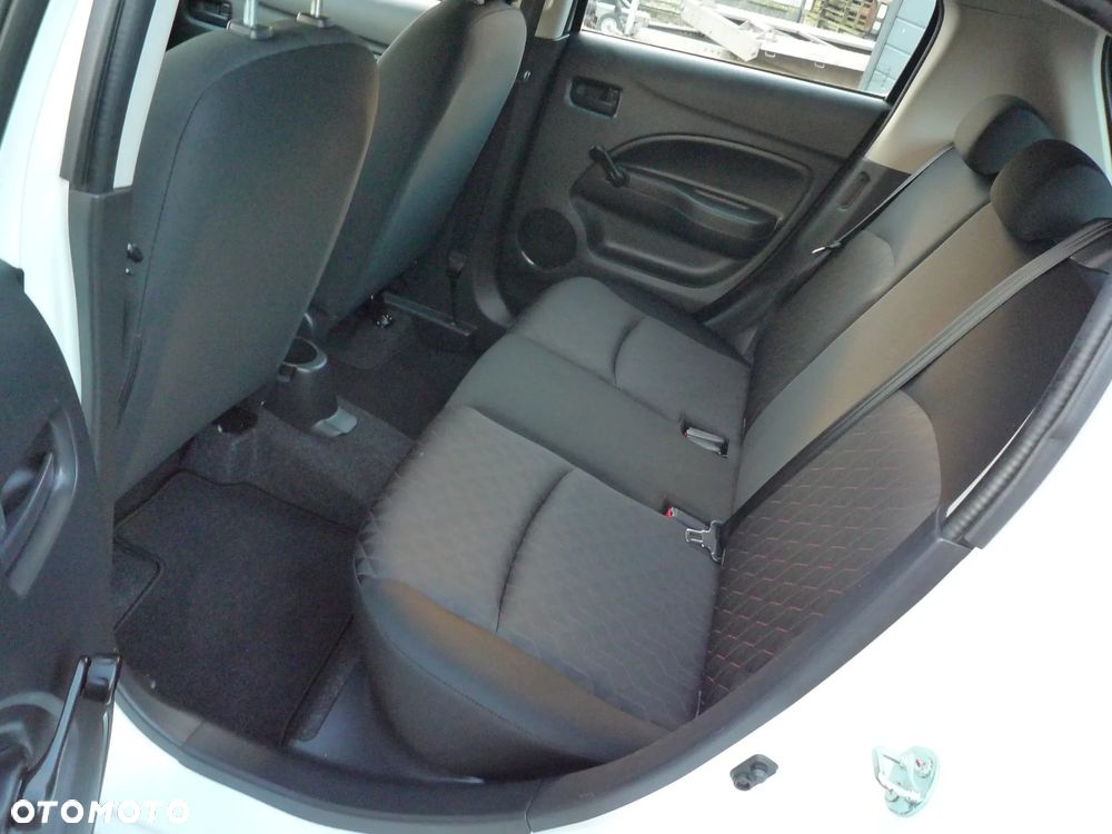 Mitsubishi Space Star - 14