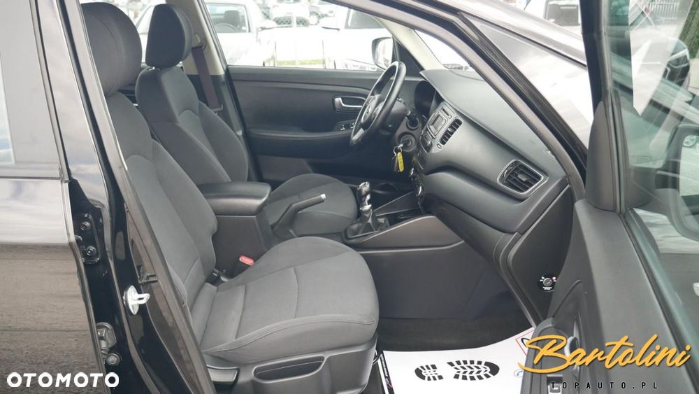 Kia Carens - 17