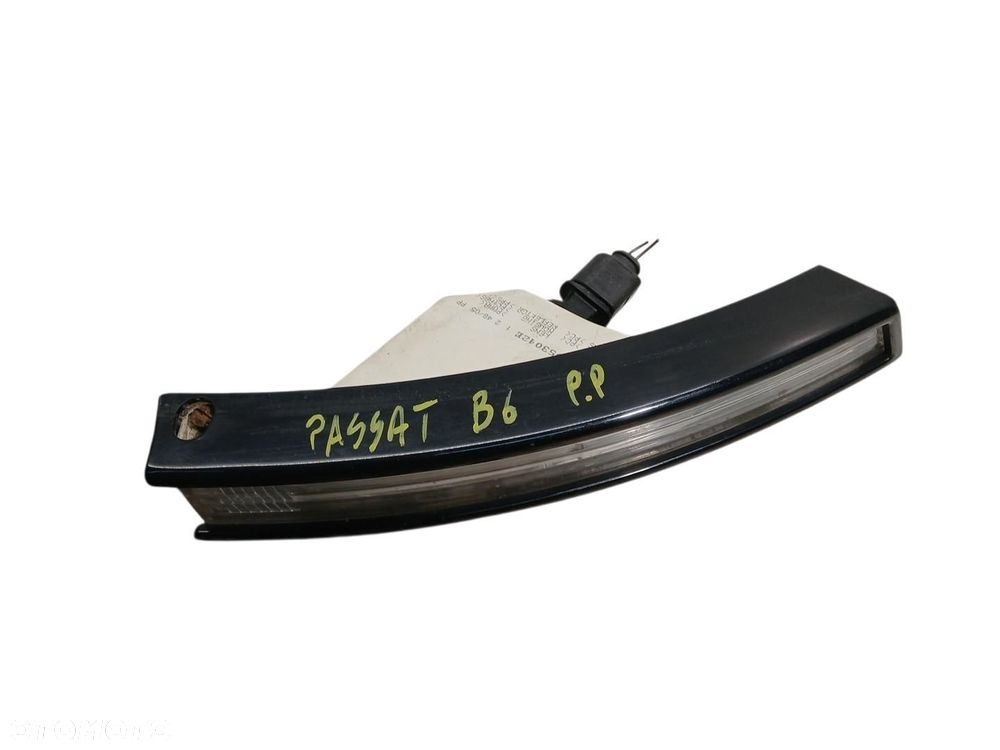 KIERUNKOWSKAZ PRAWY PRZÓD VW PASSAT B6 3C0807718A PASSAT B6 - 1