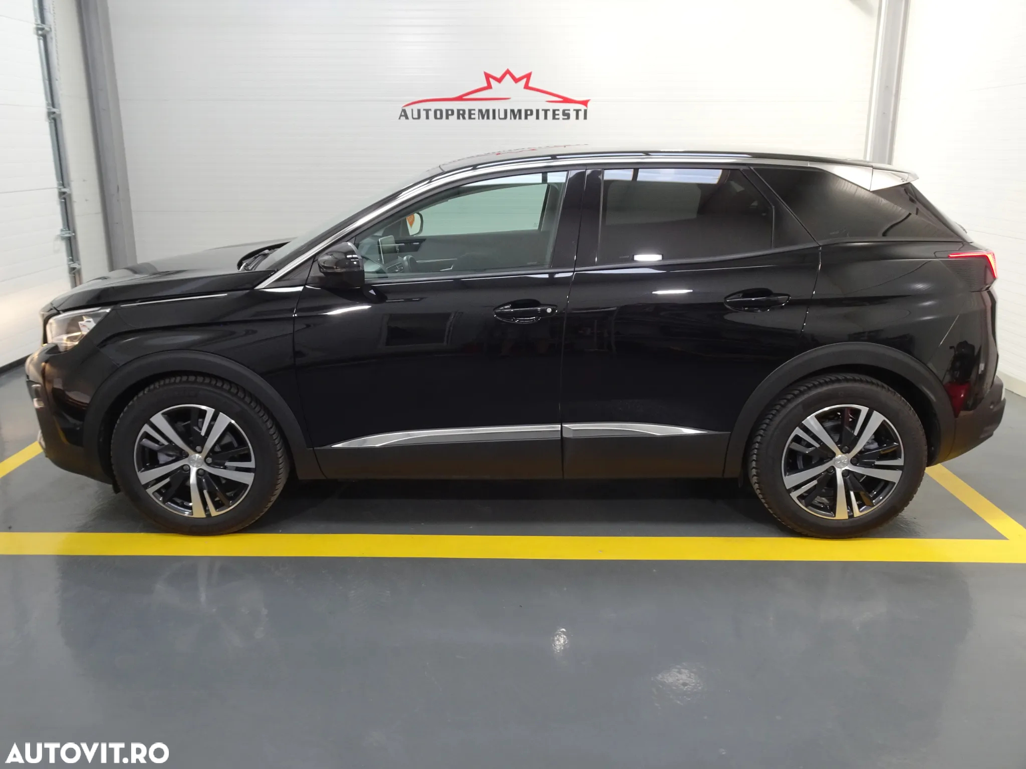 Peugeot 3008 1.2 PureTech Turbo S&S Allure - 21