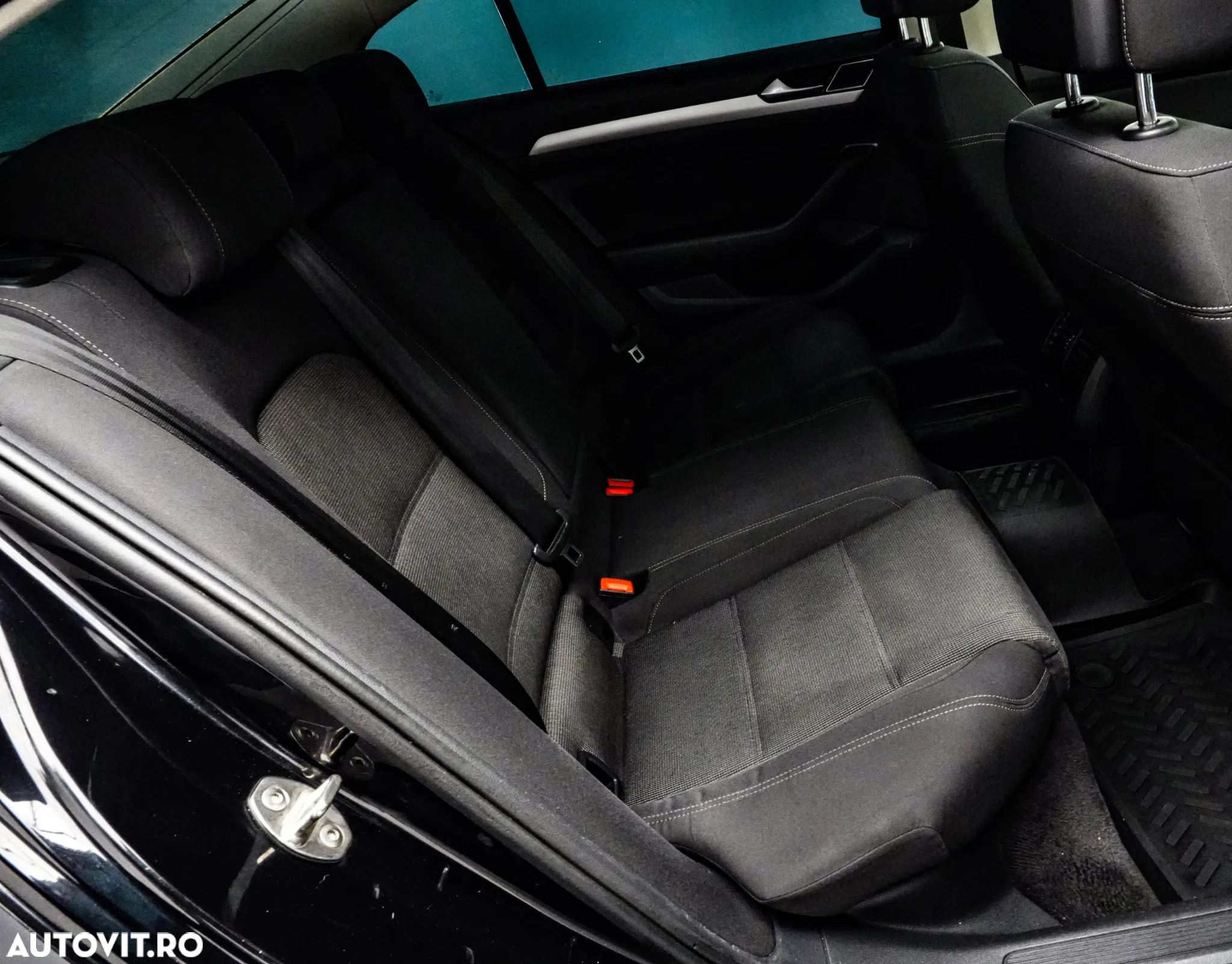 Volkswagen Passat 2.0 TDI DSG Comfortline - 18
