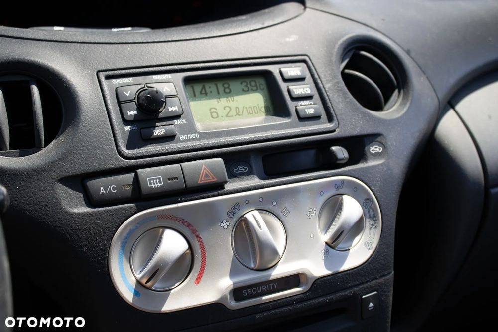 Toyota Yaris 1.3 Sol - 12