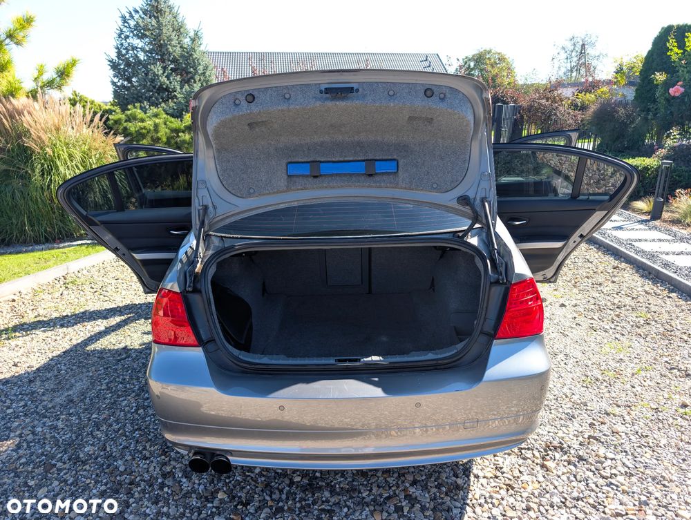 BMW Seria 3 325d - 14