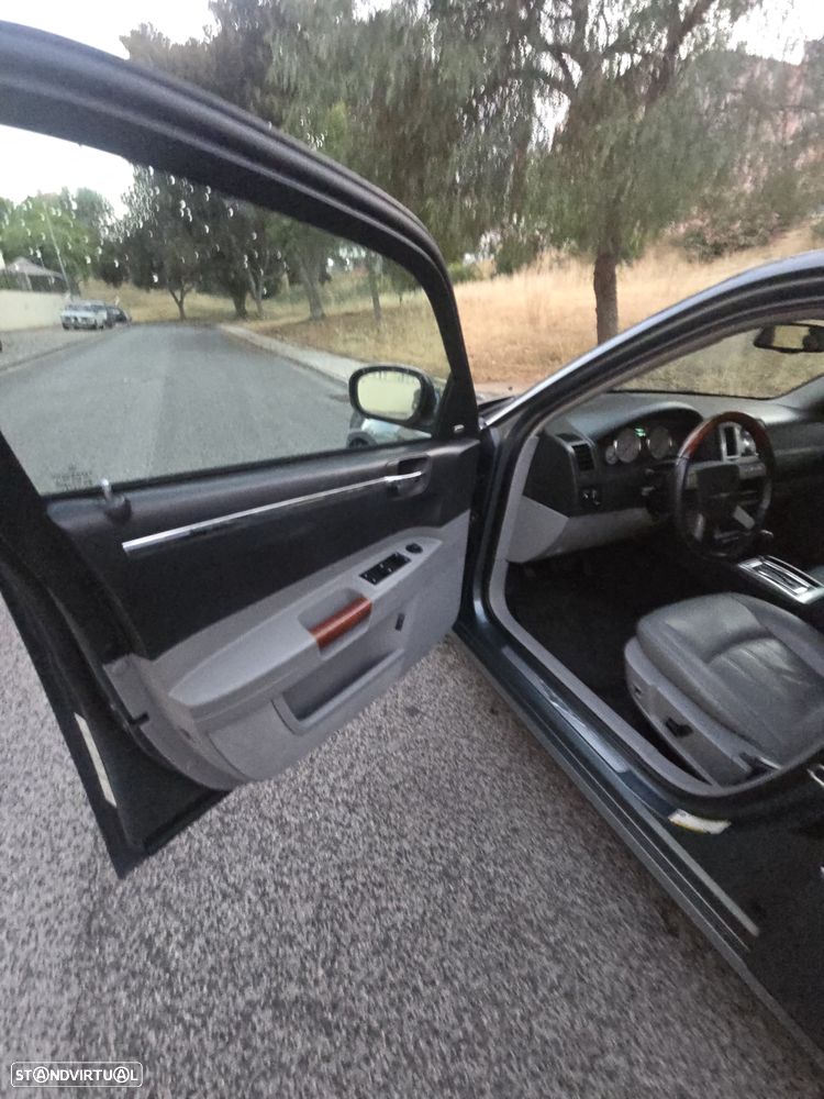 Chrysler 300 C Touring 3.0 CRD - 18