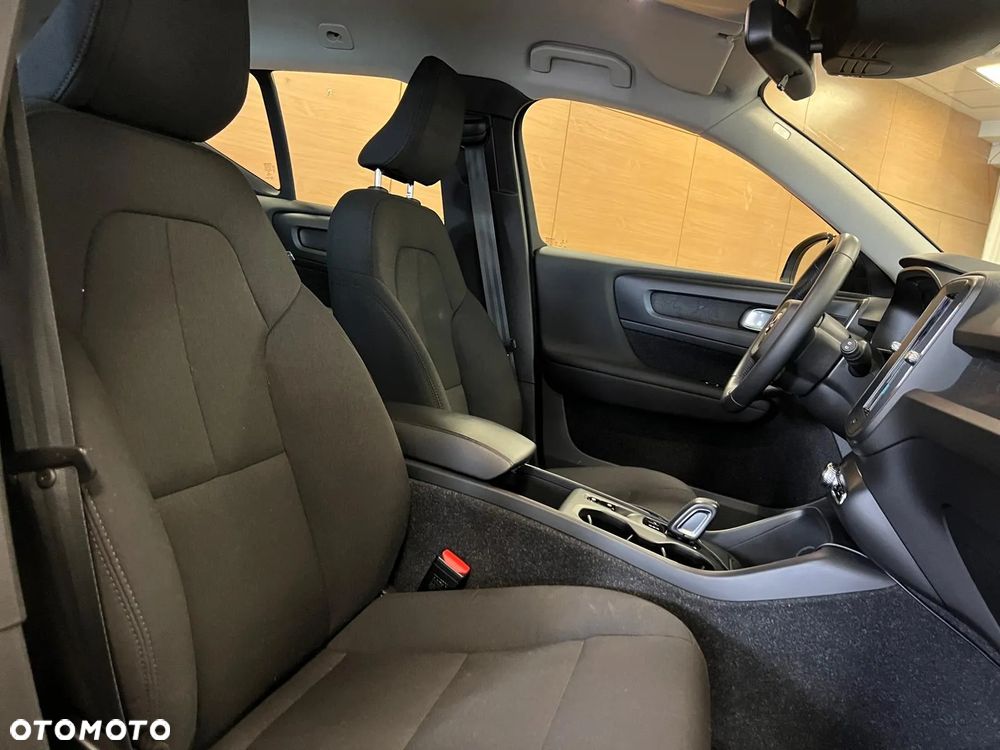 Volvo XC 40 T3 Momentum Pro - 8