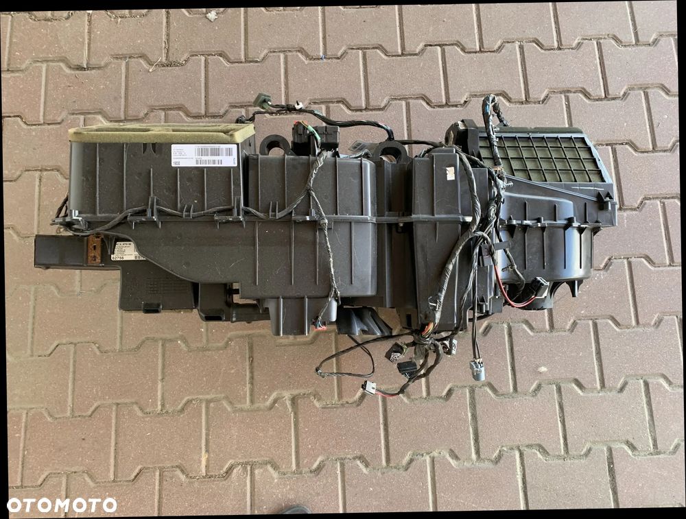 CADILLAC ESCALADE III 6,2 V8 2006-2014 NAGRZEWNICA - 5