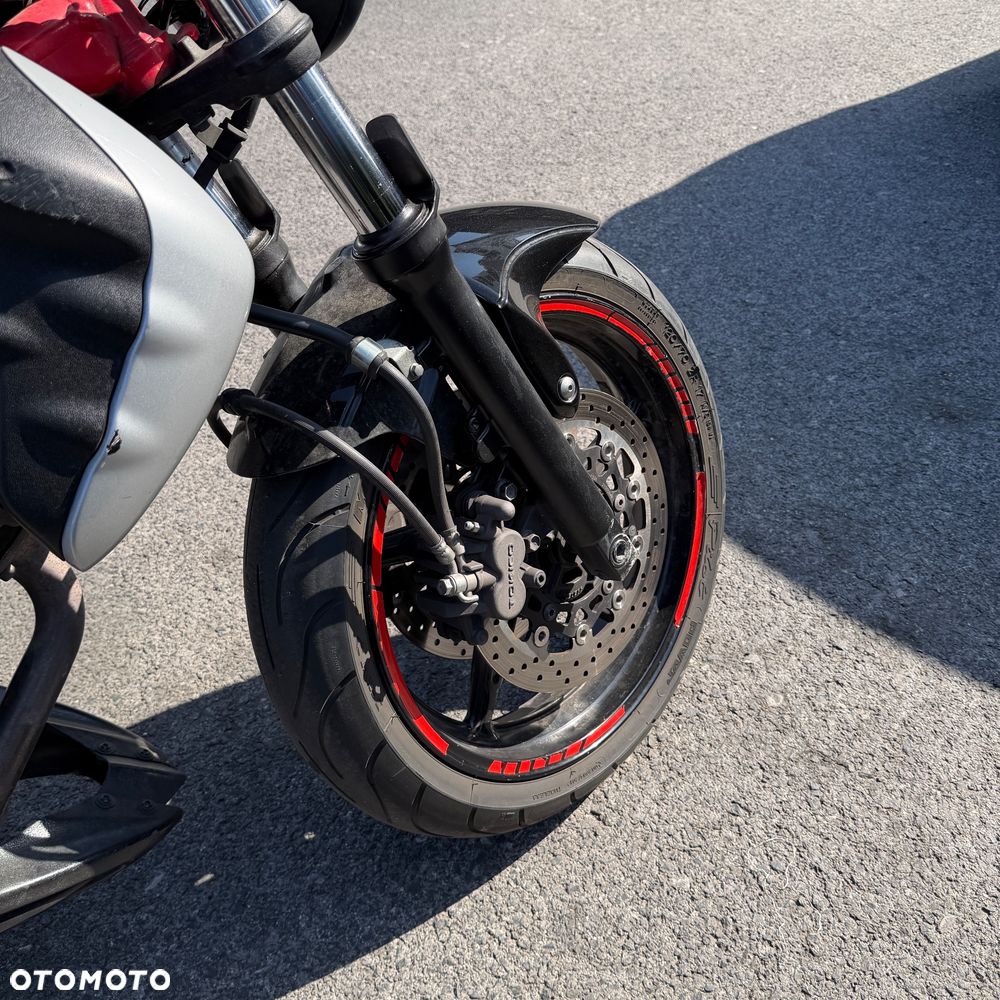 Suzuki Gladius - 10