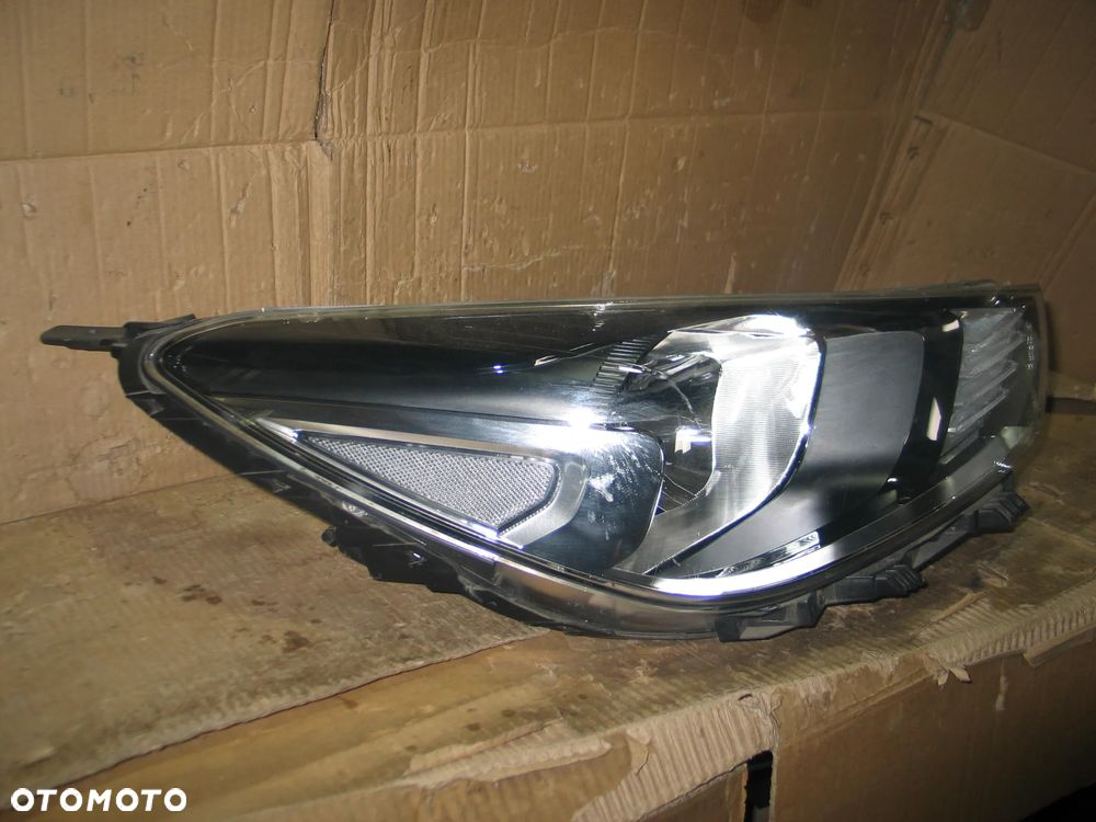 lampa przod kia rio 4 IV 16r.- 92102-H8 europa - 4