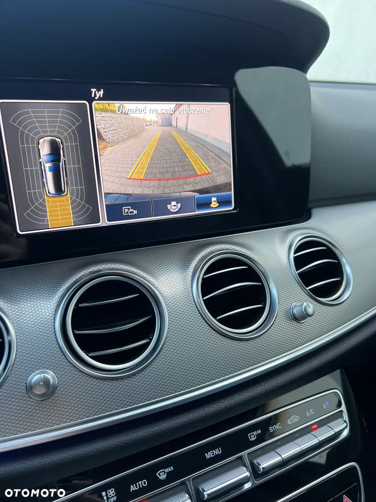 Mercedes-Benz Klasa E 220 d 4Matic 9G-TRONIC - 19