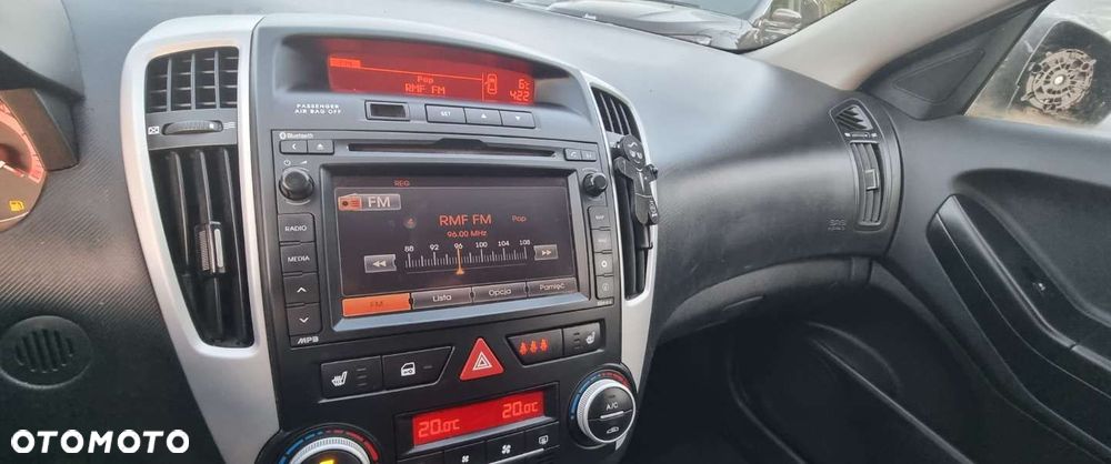 Kia Ceed - 9