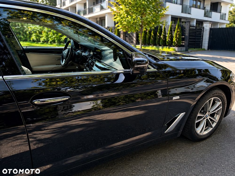 BMW Seria 5 520d xDrive - 32