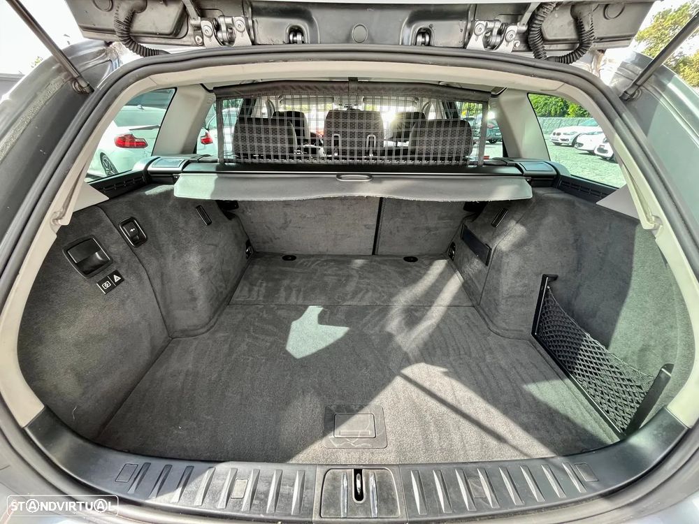 BMW 318 d Touring - 18