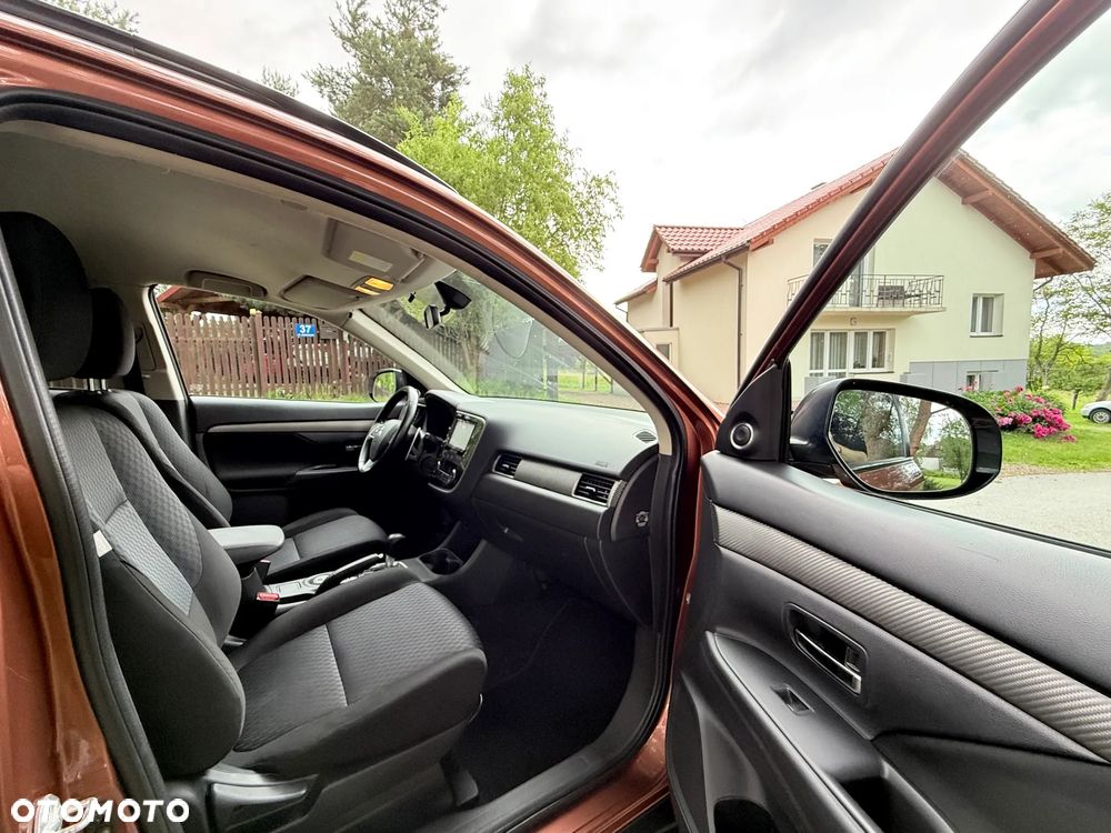 Mitsubishi Outlander 2.0 Intense + - 26