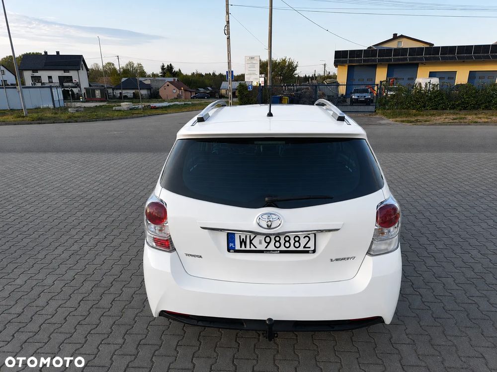 Toyota Verso 1.6 D-4D Premium 7os EU6 - 16