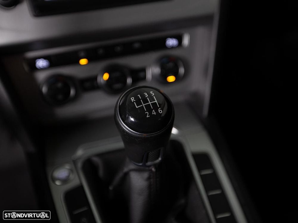 VW Passat Variant 1.6 TDI Confortline - 21
