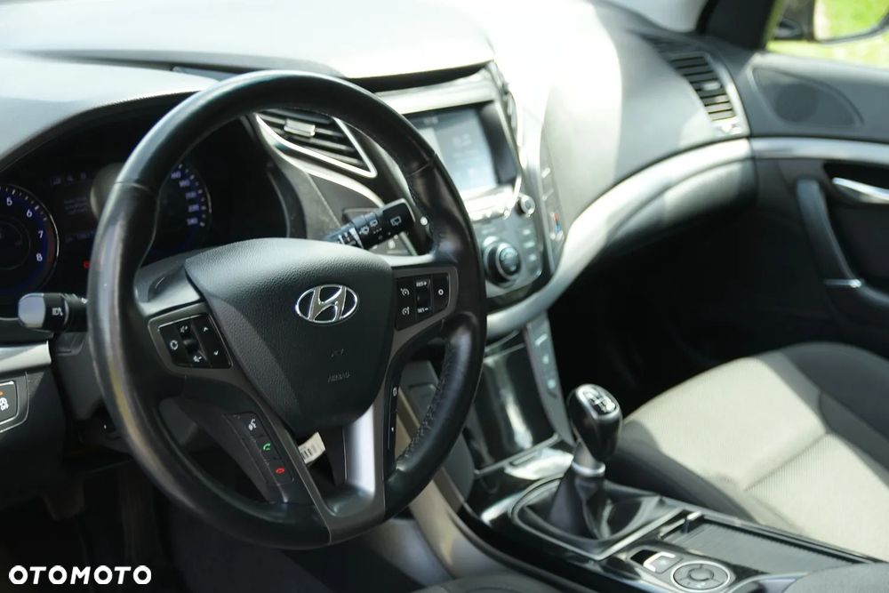 Hyundai i40 1.6 GDI Comfort + - 24