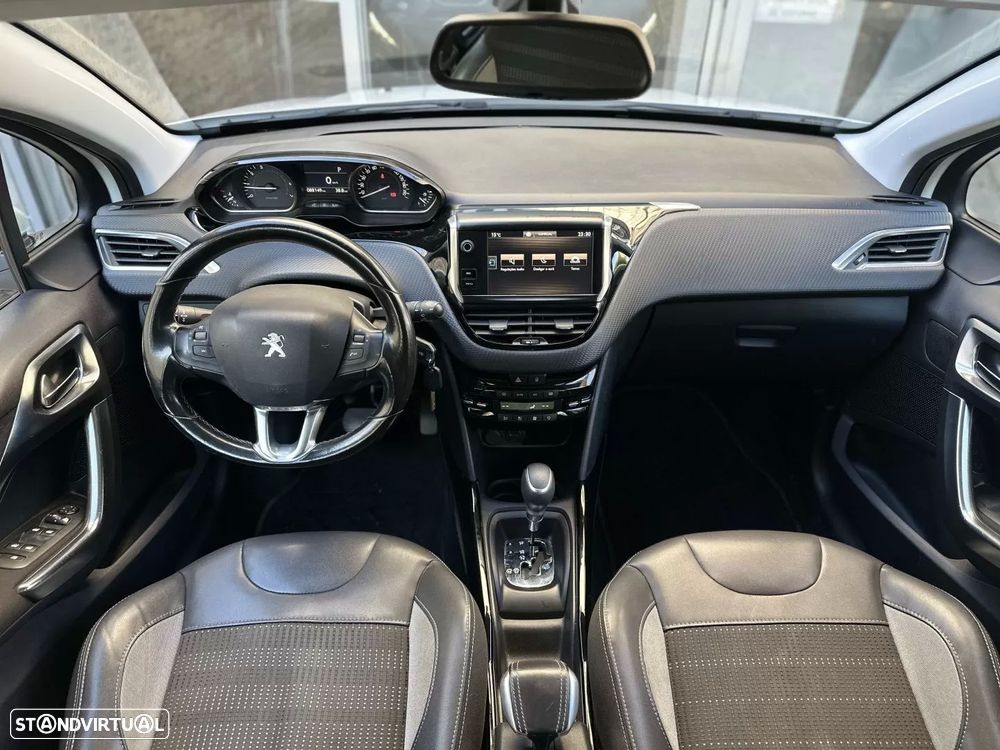 Peugeot 2008 1.2 PureTech Allure EAT6 - 8