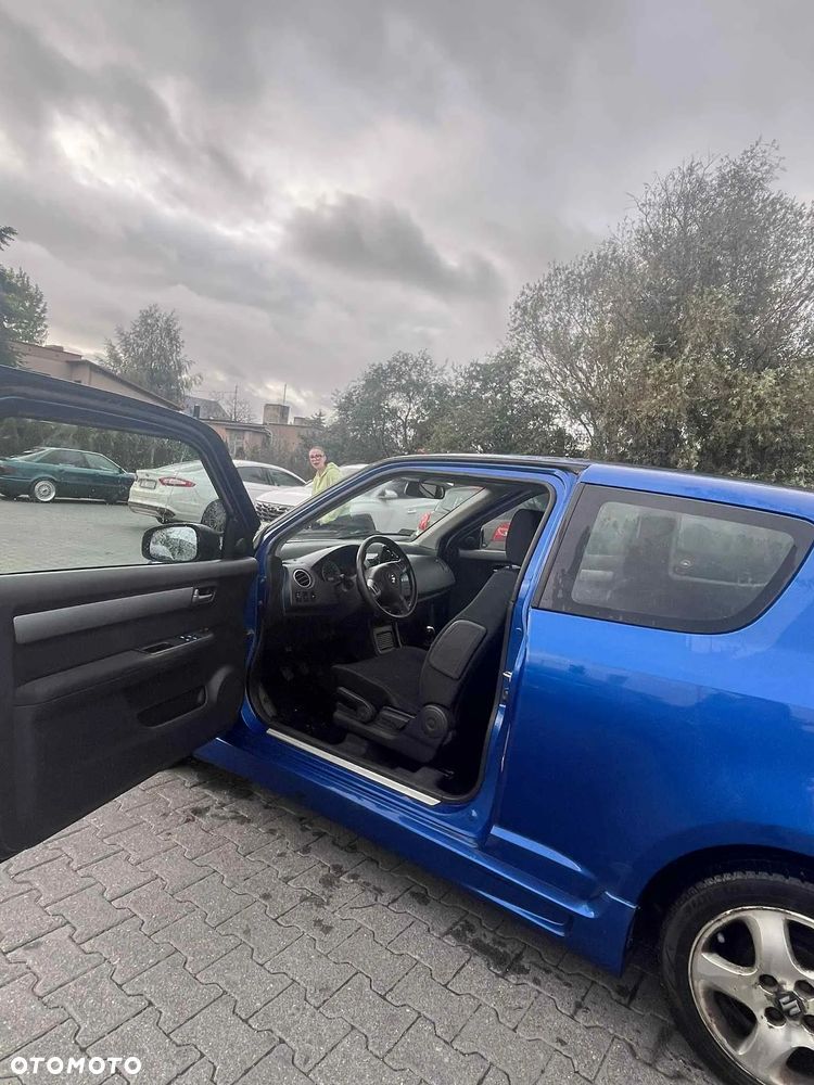 Suzuki Swift 1.3 Club - 3
