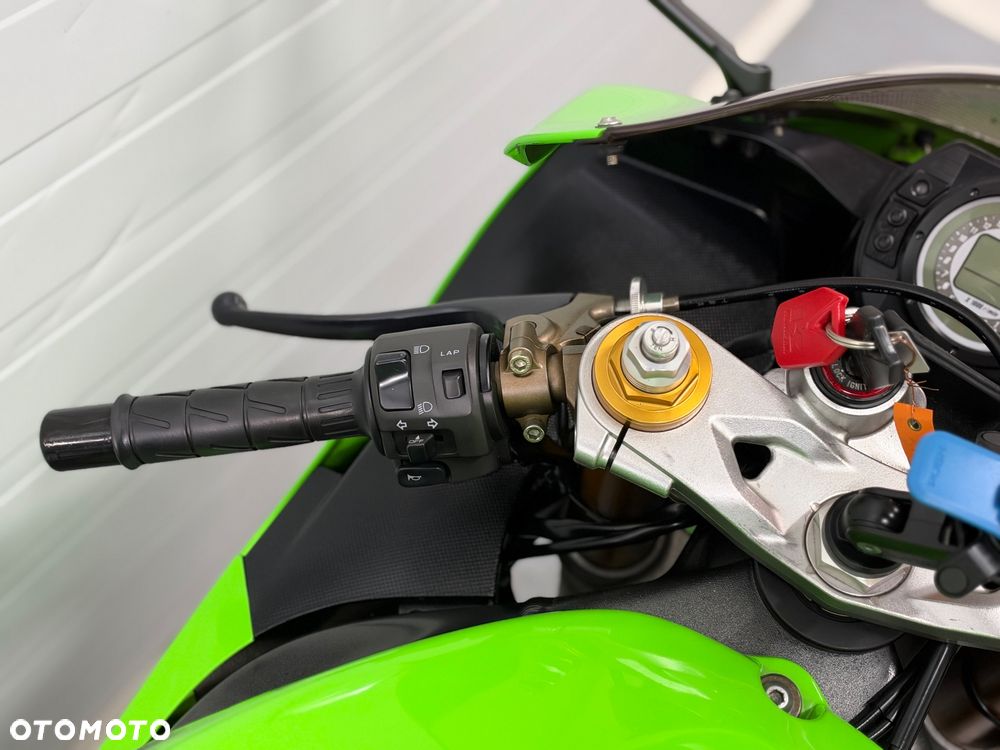 Kawasaki ZXR - 17
