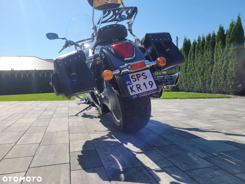 Suzuki Intruder - 11