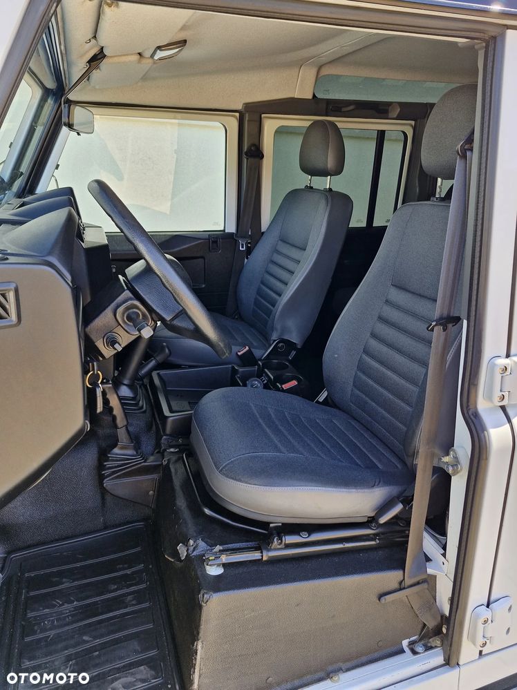 Land Rover Defender 2.2 TD4 E - 12