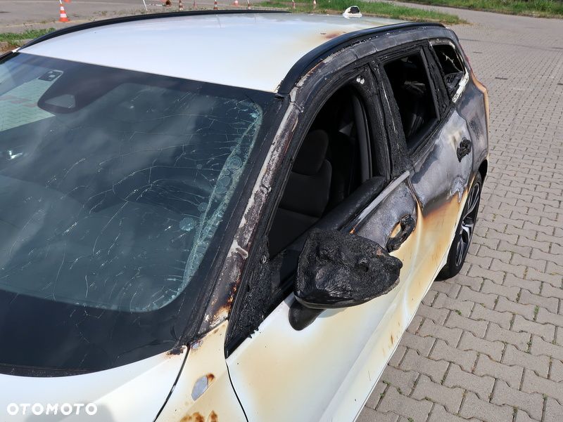 Volvo V60 T6 AWD Plug-In Hybrid Plus Dark - 37