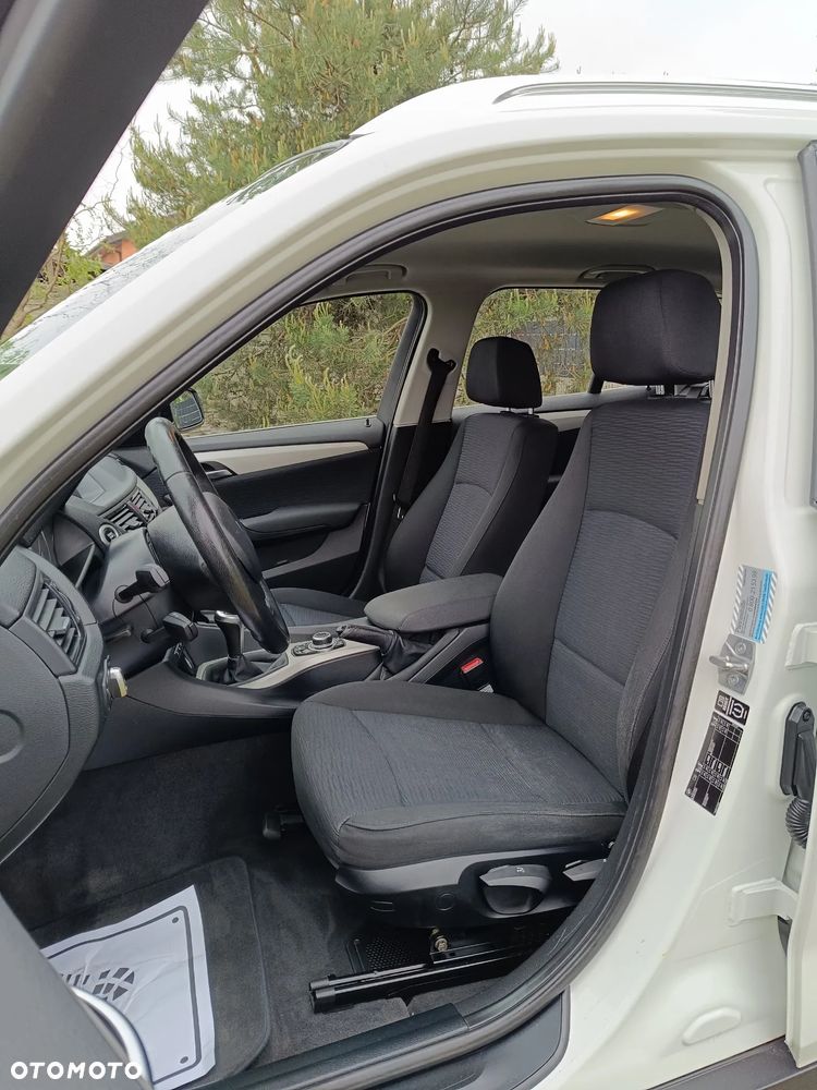 BMW X1 sDrive18d xLine - 28