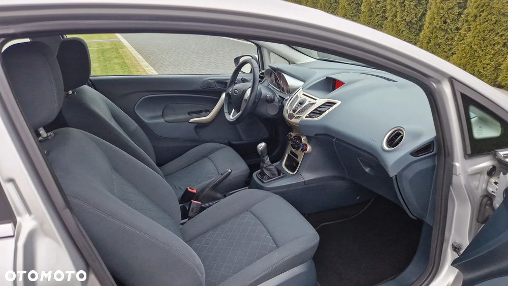 Ford Fiesta 1.25 Ghia - 9
