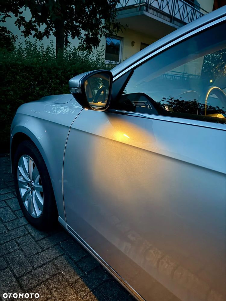 Volkswagen Passat 2.0 TDI Comfortline - 32