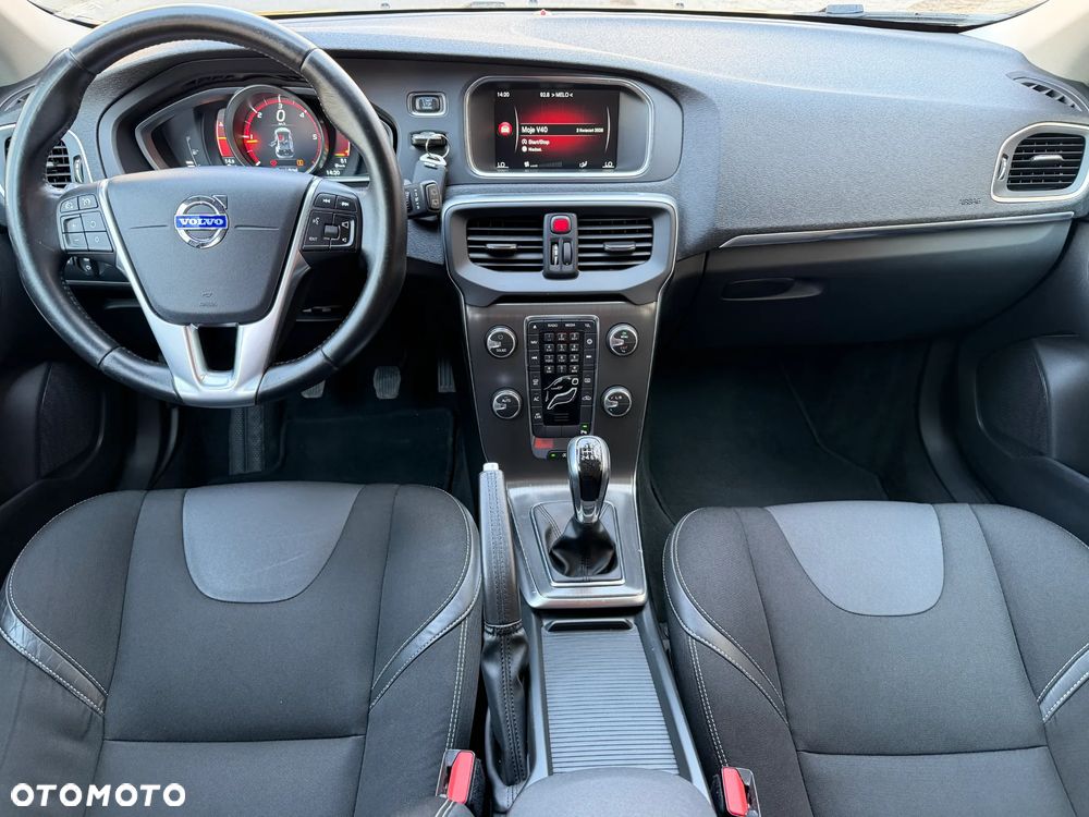 Volvo V40 D4 Inscription - 4