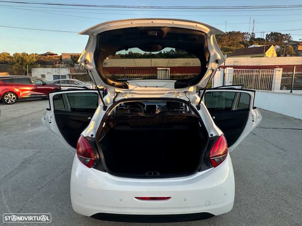 Peugeot 208 1.6 BlueHDi Style - 29