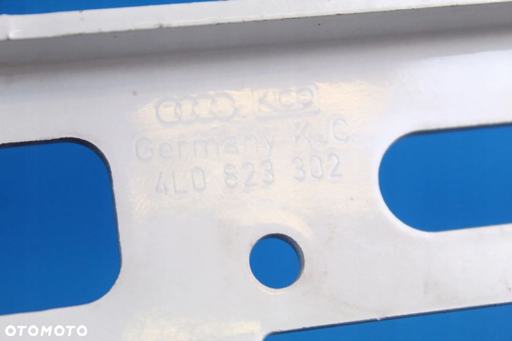 Zawias maski prawy 4L0823302 AUDI Q7 - 10