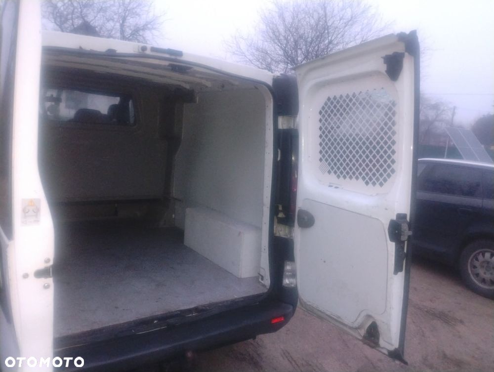 Opel Vivaro - 11
