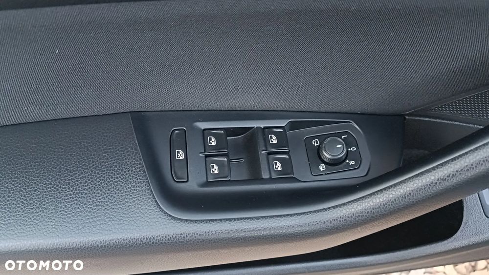 Volkswagen Passat - 15