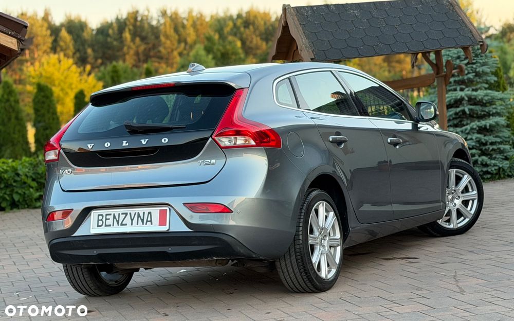 Volvo V40 T2 Inscription - 20
