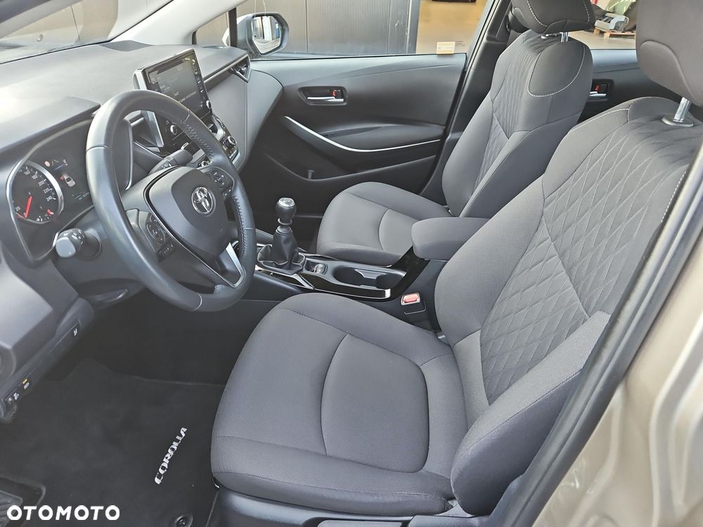 Toyota Corolla - 15