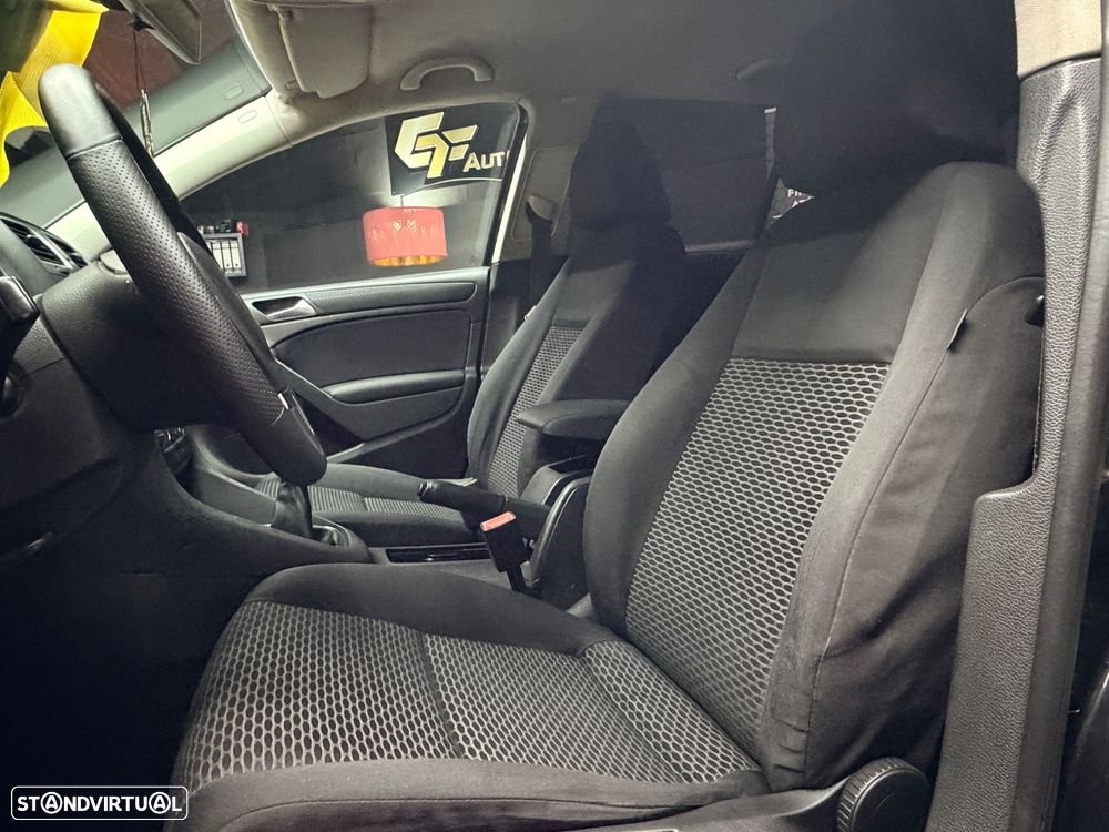 VW Golf 2.0 TDi Confortline - 6