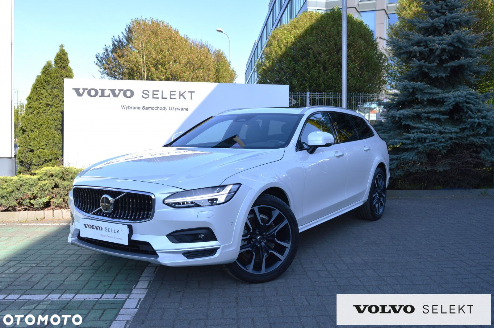 Volvo V90 Cross Country - 2