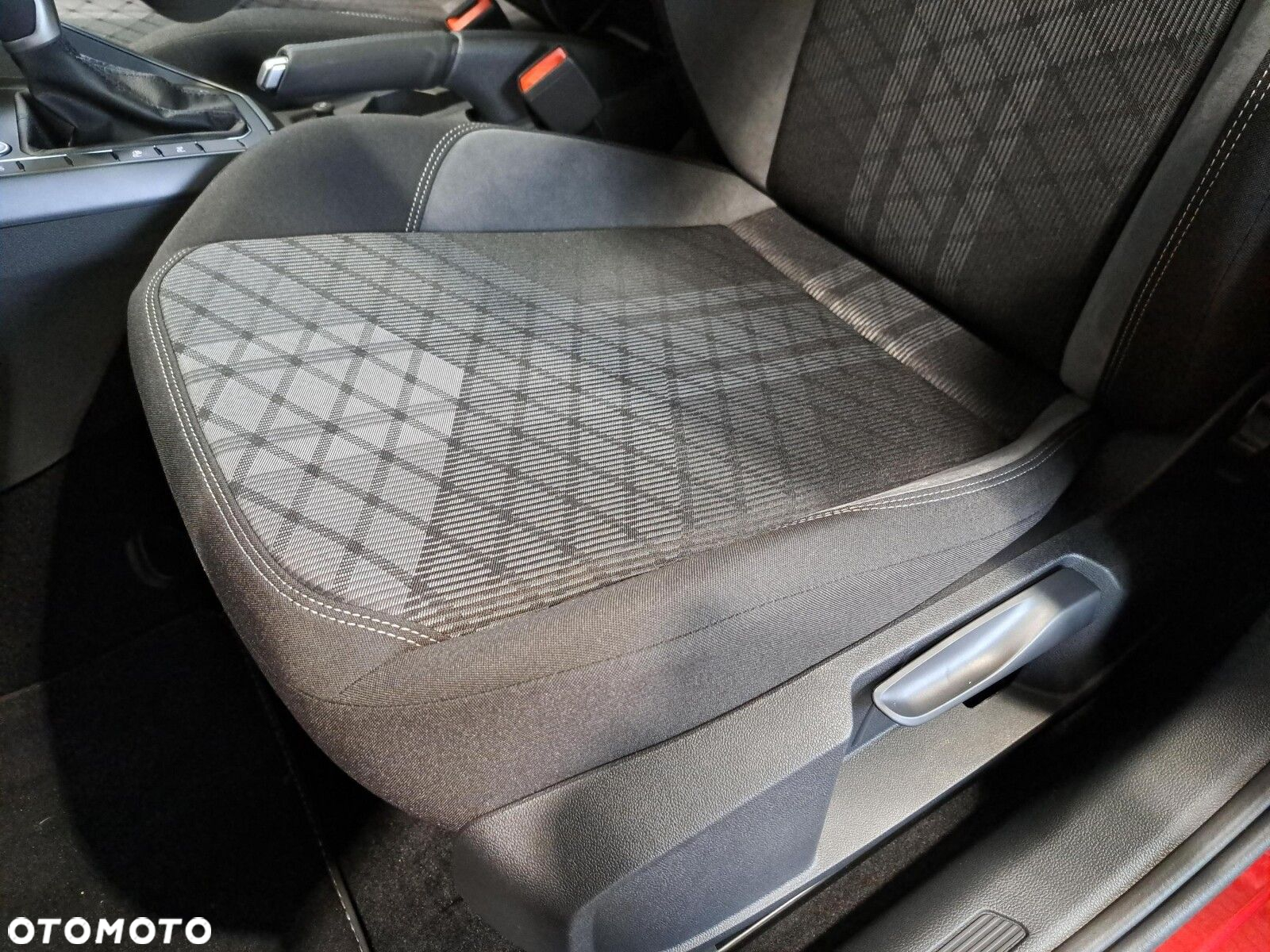 Volkswagen Taigo 1.0 TSI R-Line Plus DSG - 12