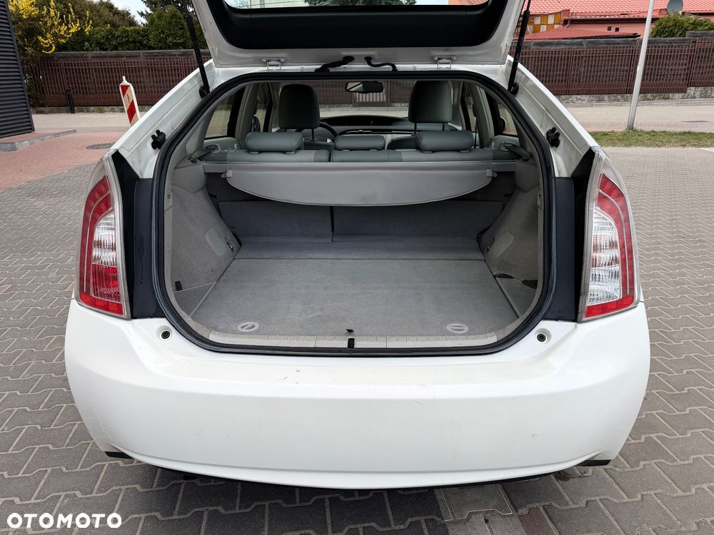 Toyota Prius 1.8 HSD Premium - 25