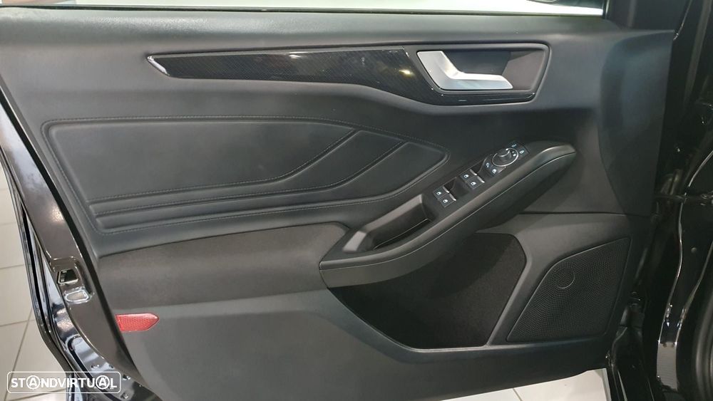 Ford Focus 1.0 EcoBoost MHEV ST-Line X - 13