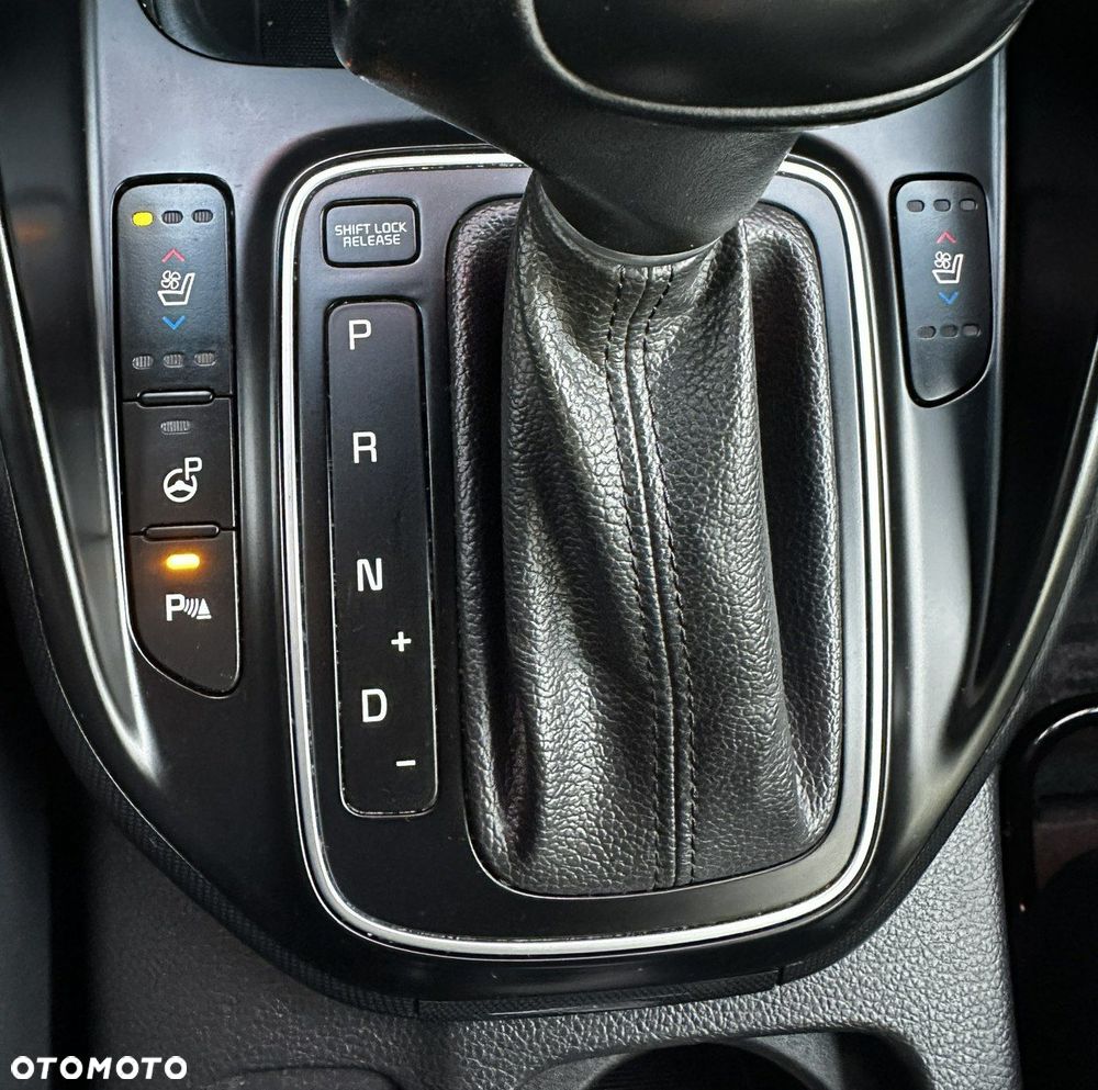 Kia Carens 1.7 CRDi XL 7os 7DCT - 33