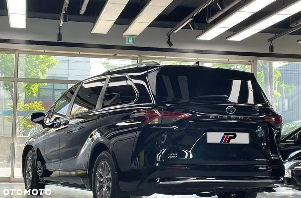 Toyota Sienna - 15