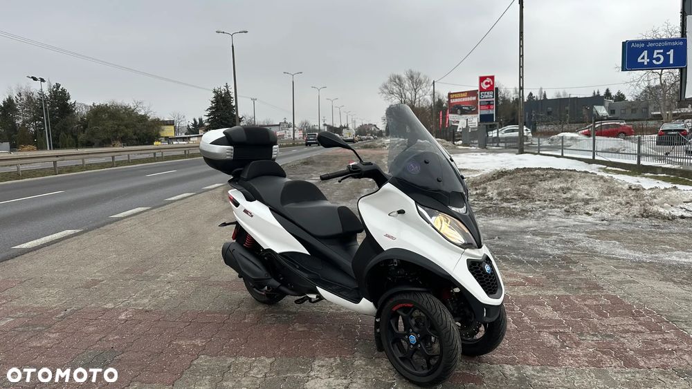 Piaggio MP-3 - 9