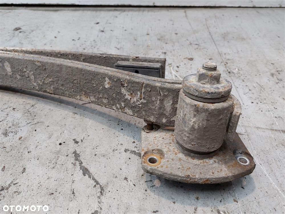 Resor tylny tył Nissan  Trade 3.0D  1990-2001R 3 PIÓRA - 6