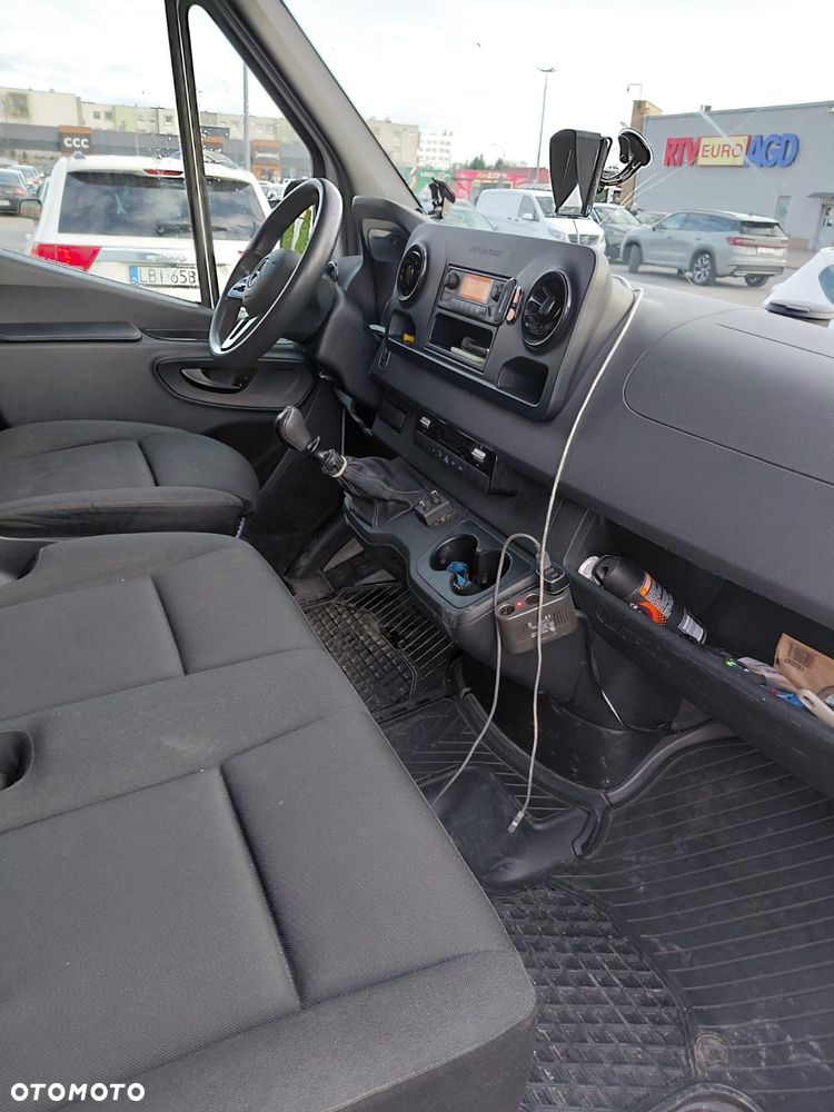 Mercedes-Benz Sprinter - 14