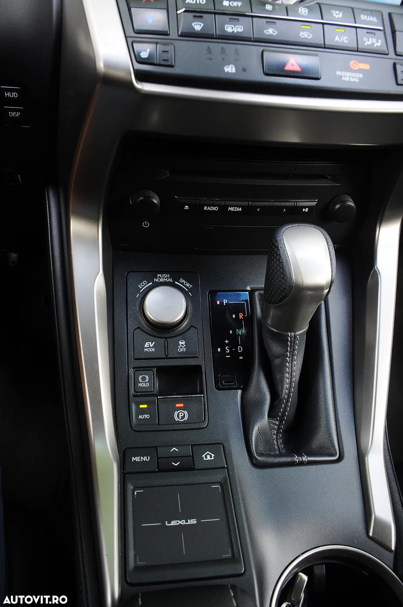 Lexus Seria NX 300h F Sport - 17